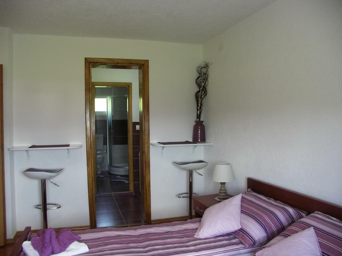 Apartments Zegarac House Korenica Ngoại thất bức ảnh